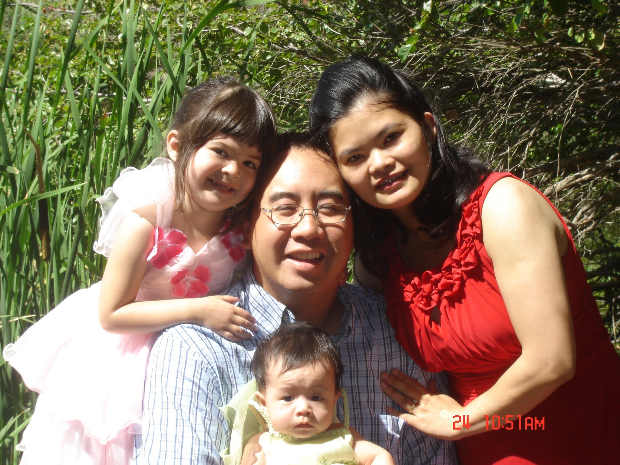 Kenny with his wife and daughters